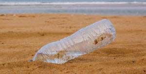 plastic_bottle_on_the_beach